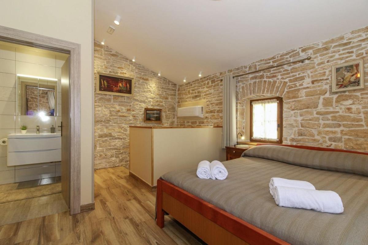Villa Olea In Barat - Haus Fuer 6-8 Personen カンファナル エクステリア 写真