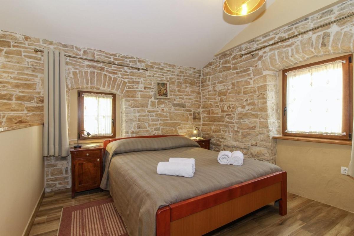 Villa Olea In Barat - Haus Fuer 6-8 Personen カンファナル エクステリア 写真