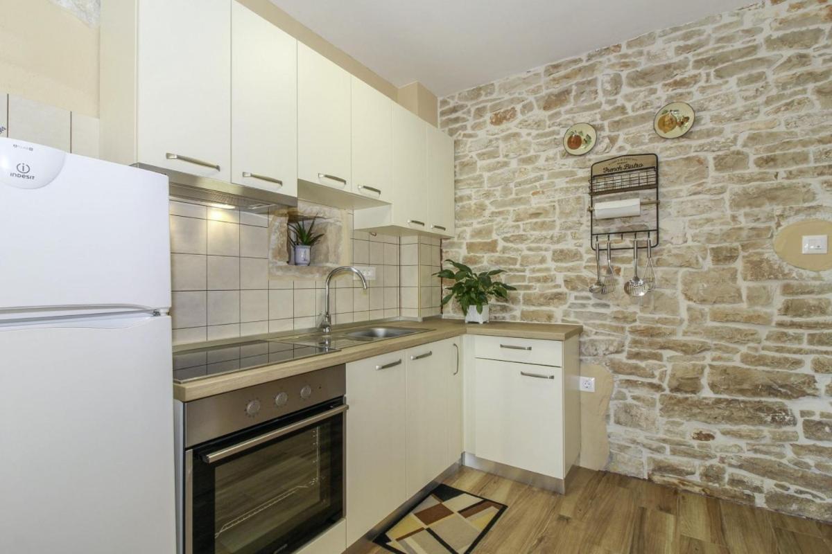 Villa Olea In Barat - Haus Fuer 6-8 Personen カンファナル エクステリア 写真