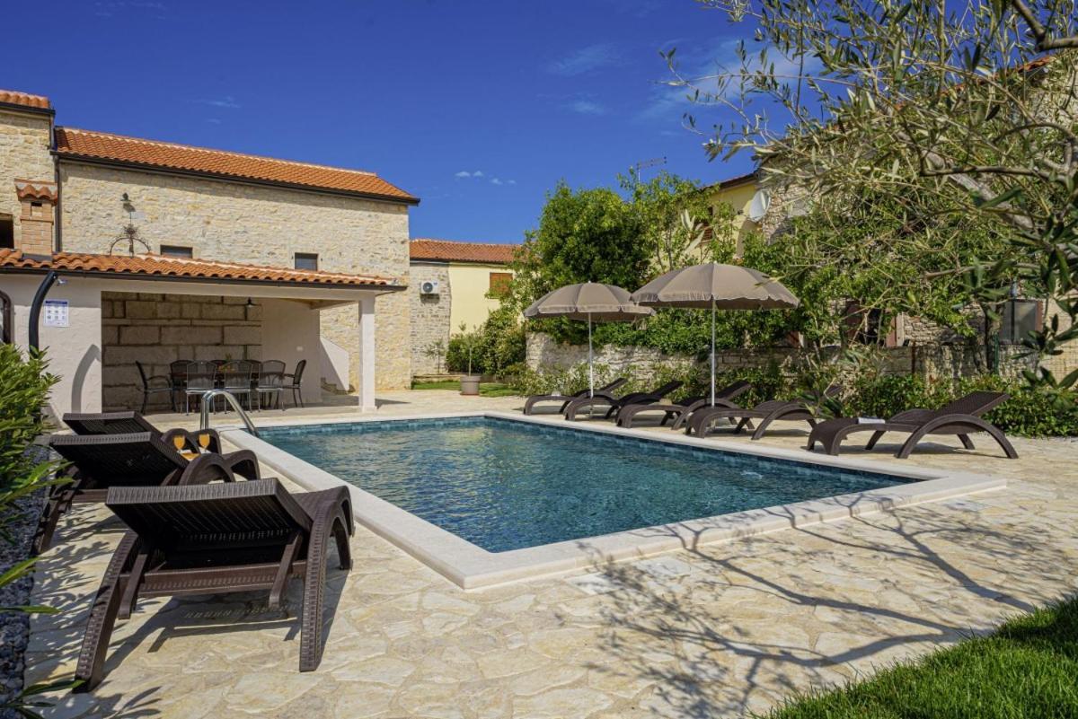 Villa Olea In Barat - Haus Fuer 6-8 Personen カンファナル エクステリア 写真