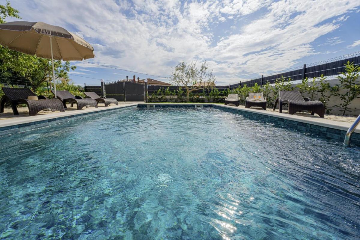 Villa Olea In Barat - Haus Fuer 6-8 Personen カンファナル エクステリア 写真