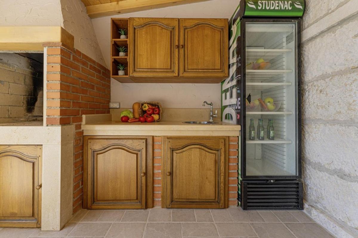 Villa Olea In Barat - Haus Fuer 6-8 Personen カンファナル エクステリア 写真